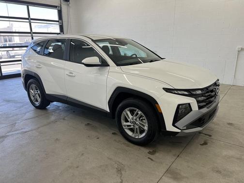 Serenity White Pearl 2025 Hyundai TUCSON SE