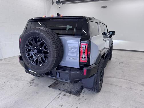Meteorite Metallic (Grey) 2024 GMC HUMMER EV SUV 2X