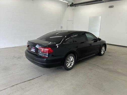 2018 Volkswagen Passat 2.0T S
