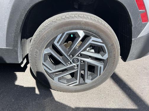 Shimmering Silver 2025 Hyundai TUCSON Limited
