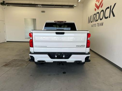 Iridescent Pearl Tricoat 2024 Chevrolet Silverado 1500 High Country