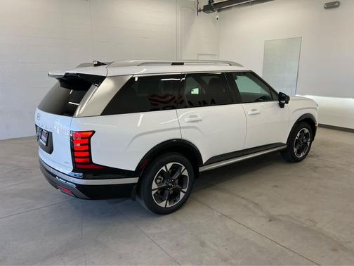 Creamy White Pearl 2026 Hyundai Palisade Hybrid Limited