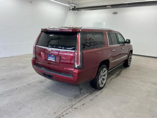 2018 Cadillac Escalade ESV Premium Luxury