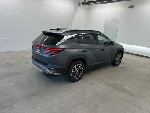 Ecotronic Gray Matte 2025 Hyundai TUCSON Limited