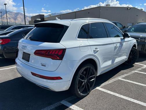 2018 Audi Q5 2.0T Premium Plus
