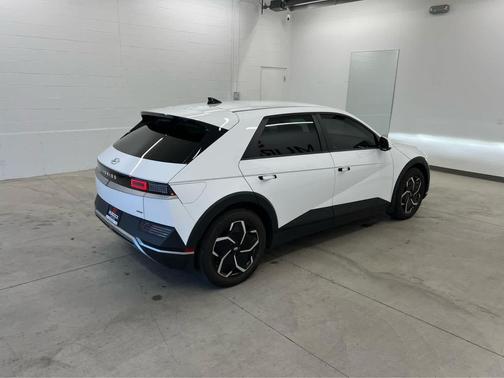 2022 Hyundai IONIQ 5 SE