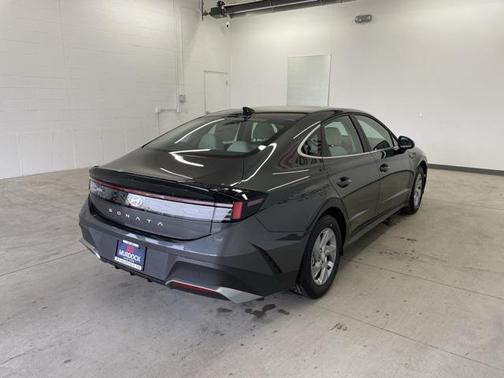 2025 Hyundai SONATA SE