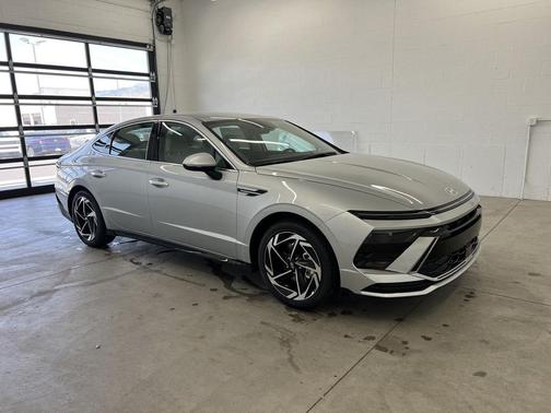 Aero Silver 2026 Hyundai SONATA SEL