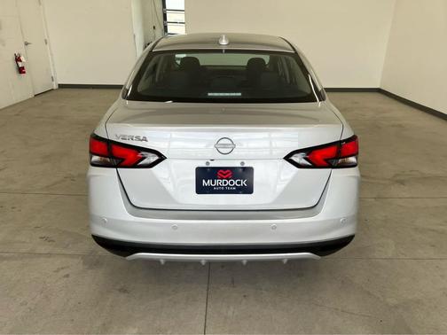 Brilliant Silver Metallic 2025 Nissan Versa 1.6 SV