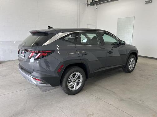 Ecotronic Gray 2026 Hyundai TUCSON SE