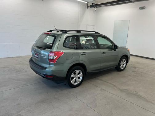 2015 Subaru Forester 2.5i