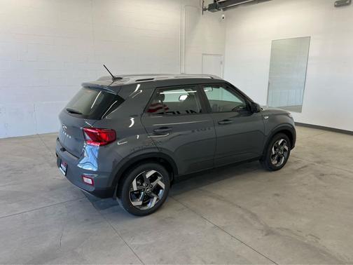 Ecotronic Gray 2026 Hyundai VENUE SEL