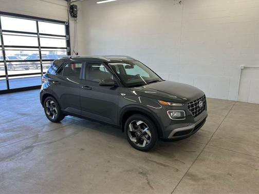 Ecotronic Gray 2026 Hyundai VENUE SEL
