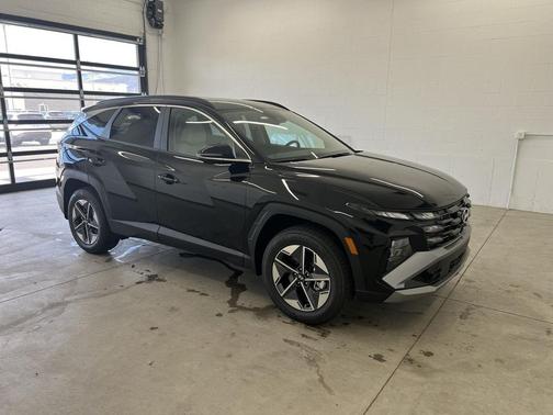 Phantom Black 2026 Hyundai TUCSON SEL Premium