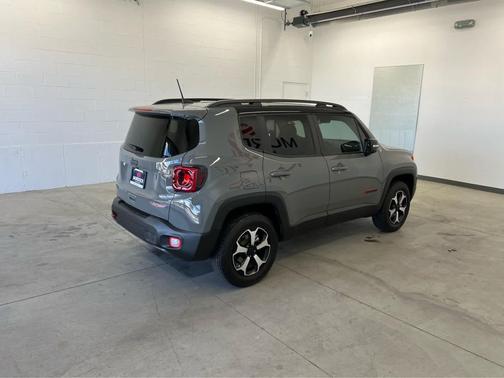 2021 Jeep Renegade Trailhawk