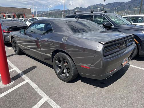 Granite Pearlcoat 2016 Dodge Challenger SXT