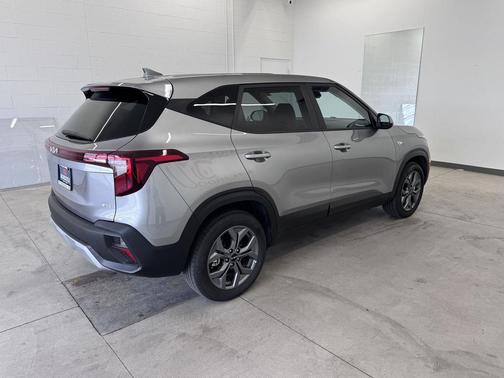 Steel Gray 2026 Kia Seltos LX