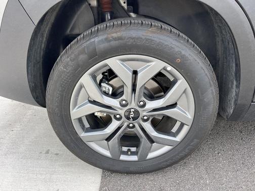Steel Gray 2026 Kia Seltos LX