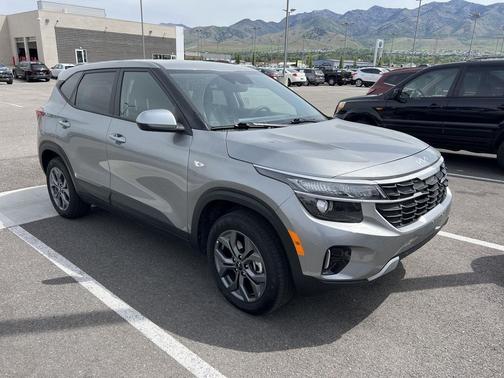 Steel Gray 2026 Kia Seltos LX