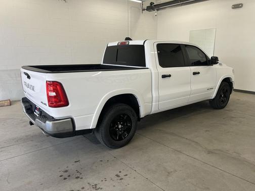 Bright White Clearcoat 2025 RAM 1500 Big Horn/Lone Star