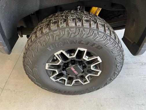 2024 GMC Sierra 2500 AT4X