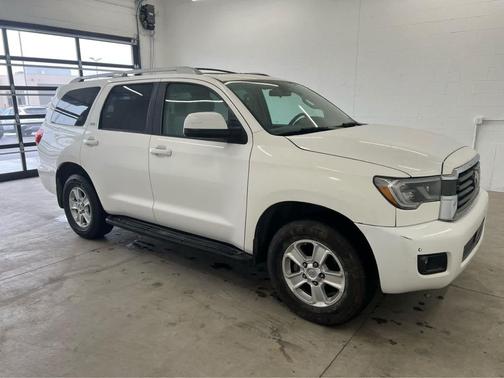 Super White 2018 Toyota Sequoia SR5