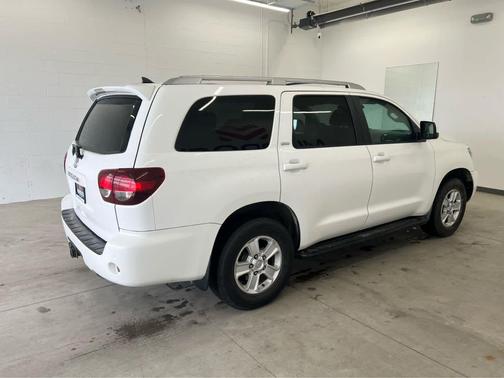 Super White 2018 Toyota Sequoia SR5
