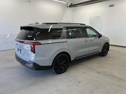 Ceramic Silver 2025 Kia Carnival SX Prestige