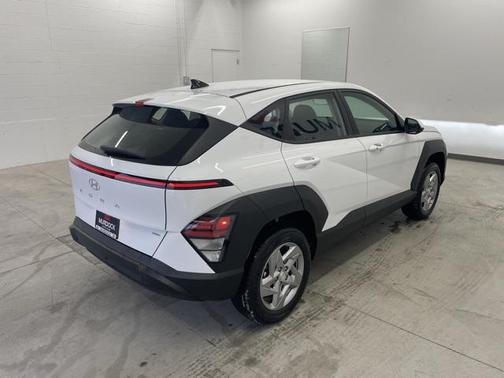 2025 Hyundai KONA SE