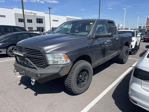Granite Crystal Metallic Clearcoat 2016 RAM 1500 Big Horn