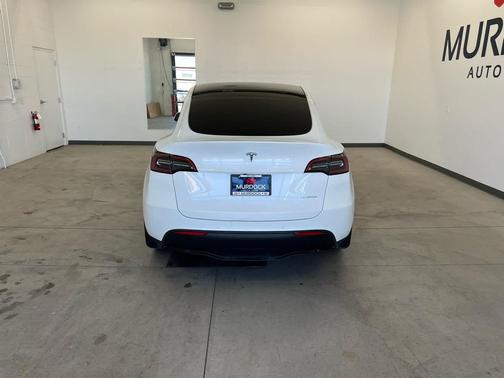 2022 Tesla Model Y Long Range Dual Motor All-Wheel Drive