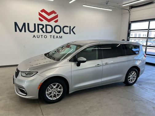 Silver Mist Clearcoat 2023 Chrysler Pacifica Touring L