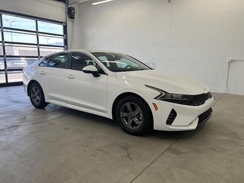 Glacial White Pearl 2023 Kia K5 LXS