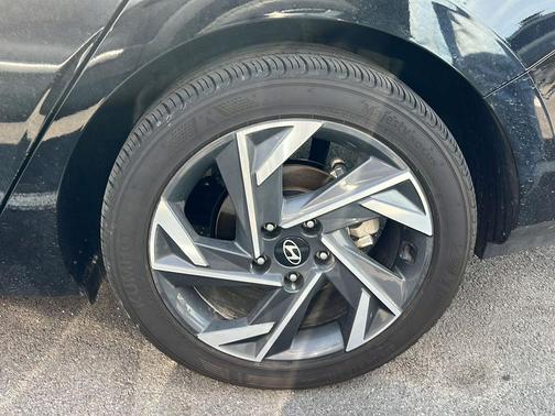 Abyss Black 2025 Hyundai ELANTRA Sport