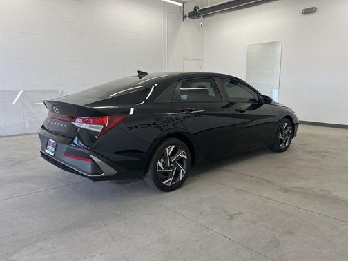Abyss Black 2025 Hyundai ELANTRA Sport