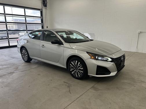 Brilliant Silver Metallic 2024 Nissan Altima 2.5 SV