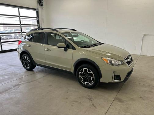 Desert Khaki 2016 Subaru Crosstrek 2.0i Premium