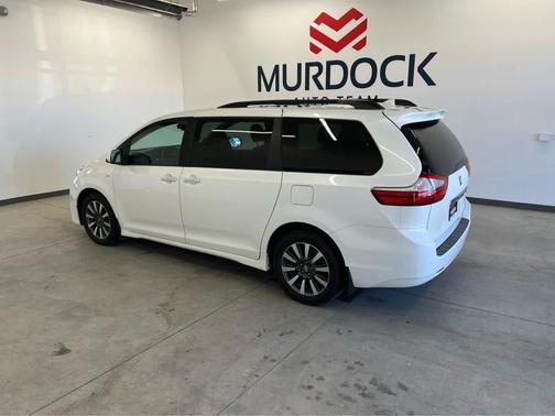 2018 Toyota Sienna XLE Premium