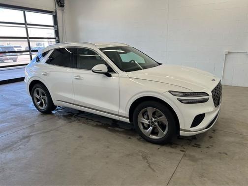 Uyuni White 2026 Genesis GV70 2.5T