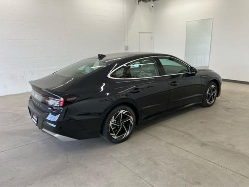 Carbon Blue 2026 Hyundai SONATA SEL
