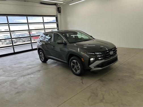 Amazon Gray 2026 Hyundai TUCSON Hybrid Blue SE