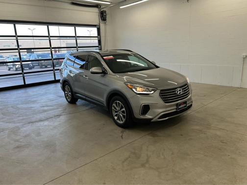 2017 Hyundai SANTA FE SE
