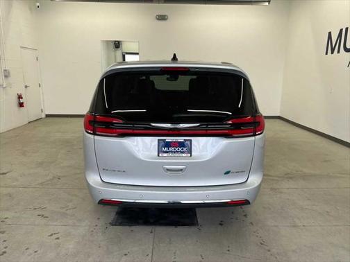2023 Chrysler Pacifica Hybrid Limited