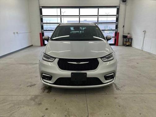 2023 Chrysler Pacifica Hybrid Limited