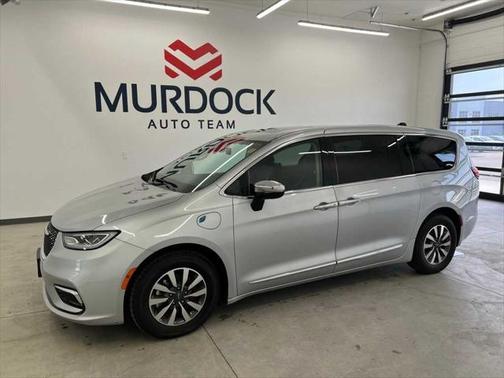2023 Chrysler Pacifica Hybrid Limited