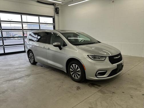 2023 Chrysler Pacifica Hybrid Limited