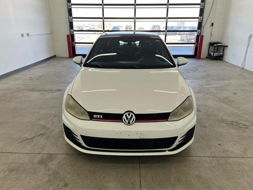 2015 Volkswagen Golf GTI 2.0T SE 4-Door
