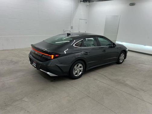 Portofino Gray 2025 Hyundai SONATA SE