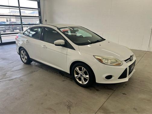 Oxford White 2014 Ford Focus SE
