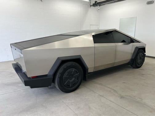 Ultra-Hard Stainless Steel 2025 Tesla Cybertruck All-Wheel Drive
